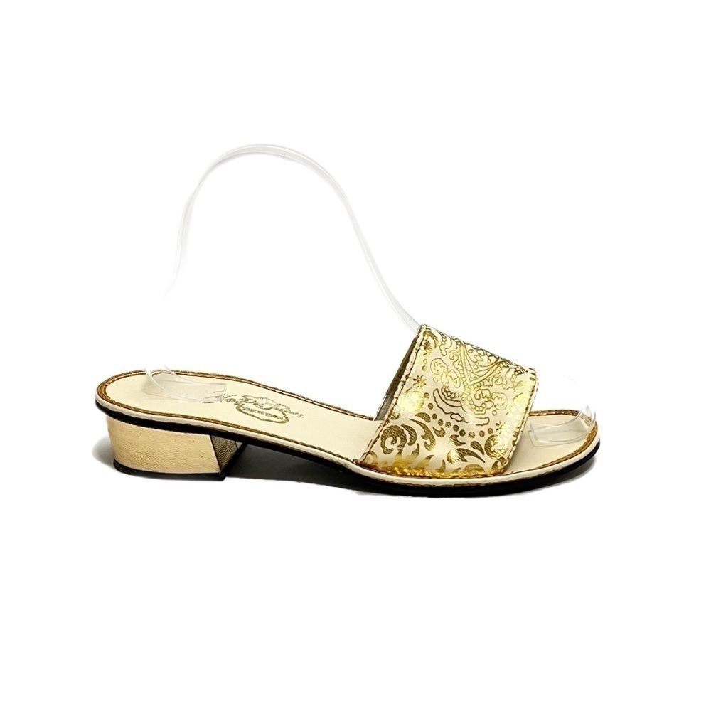 Vintage 1960s deadstock ivory vegan leather gold paisley slip on heeled sandals - Picture 2 of 8
